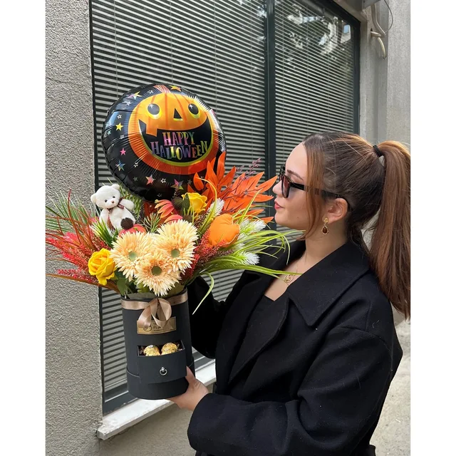 Siyah Kutuda Çikolatalı Bitki Aranjmanlı Halloween Kutu